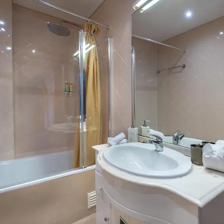 Appartement Place In The Sun - Free Out Door Jacuzzi - By Bedzy *